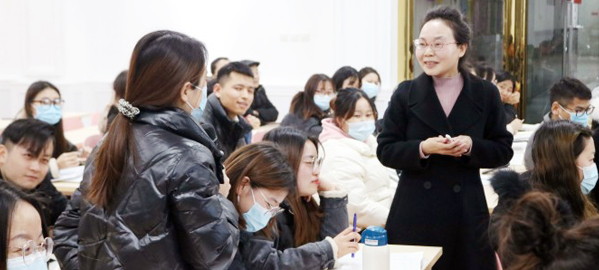 南郑 专家指导+名师授课+培优补弱+日清月结的教学模式