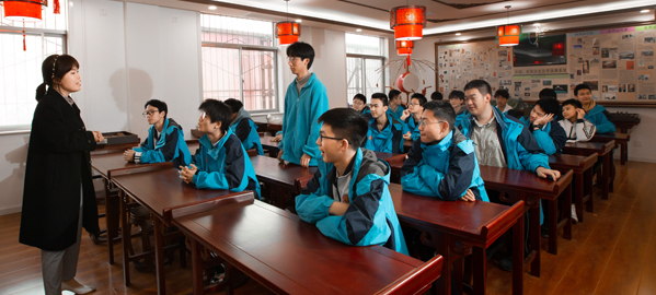 南郑 分类教学，因材施教，采取“一类一方案、一人一目标”的教学方法