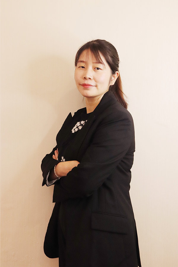 南郑吕瑶 本科学历,毕业于陕西师范大学