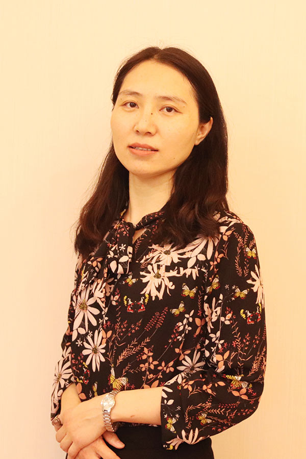 南郑王晓娜 研究生学历,毕业于华南师范大学